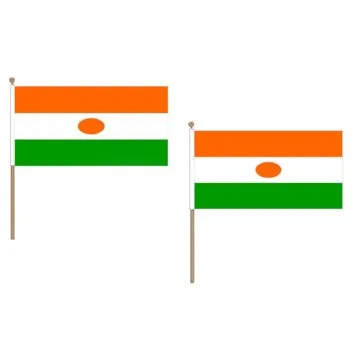 DRAPEAU NIGER 45x30cm HAMPE en bois - LOT DE 10 DRAPEAUX NIGÍ?RIEN 30 x 45 cm