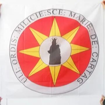 DRAPEAU ORDRE DE SANTA MARIA Dâ??ESPAÍ?A 90x90cm - DRAPEAU ORDRE DE L\'Í?TOILE - SAINTE-MARIE 90 x 90 cm Fourreau pour hampe