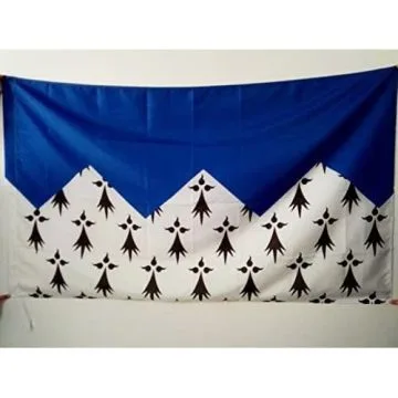 DRAPEAU CÍ?TES-D\'ARMOR 150x90cm - DRAPEAU CÍ?TES D\'ARMOR - BRETAGNE 90 x 150 cm Fourreau pour hampe