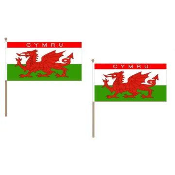 DRAPEAU PAYS DE GALLES CYMRU 45x30cm HAMPE en bois - LOT DE 10 DRAPEAUX GALLOIS 30 x 45 cm