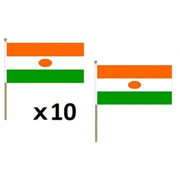 DRAPEAU NIGER 45x30cm HAMPE en bois - LOT DE 10 DRAPEAUX NIGÍ?RIEN 30 x 45 cm