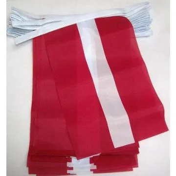 Guirlande 12 mètres 20 Drapeaux Lettonie 45x30 cm - Drapeau letton 30 x 45 cm