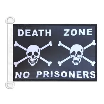 Pavillon nautique Pirate Dead Zone 45x30 cm Anneaux Plastiques